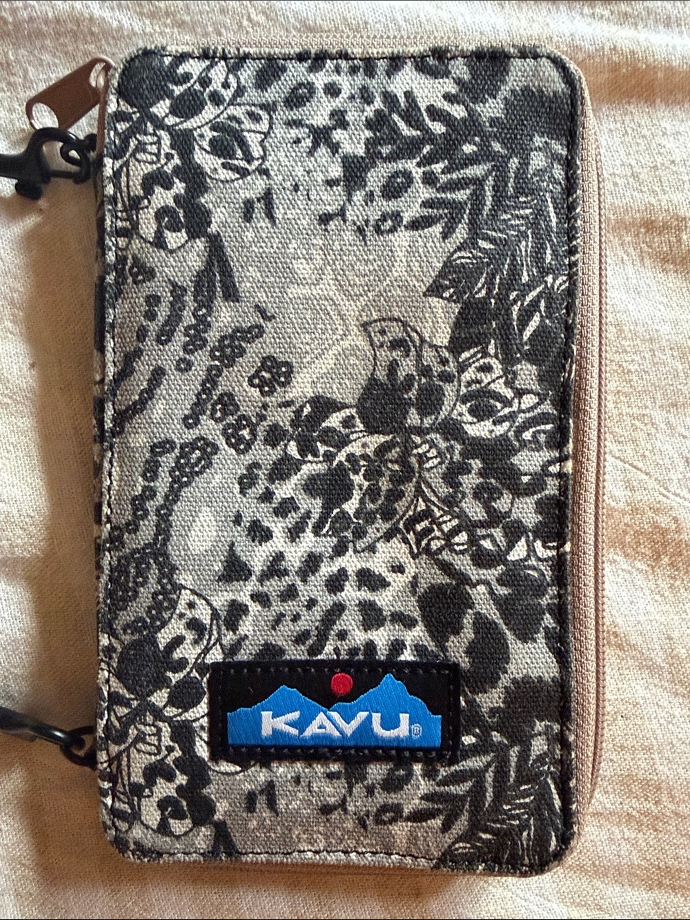 Go Time Cross Body Wallet - Women's